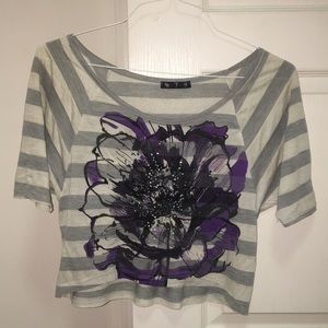 Cream and gray stripped tee